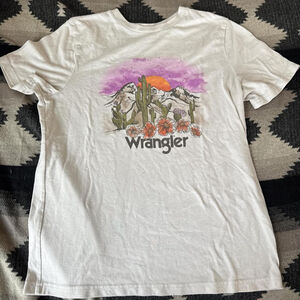 Wrangler off white graphic tee with cactus design #western #cactus